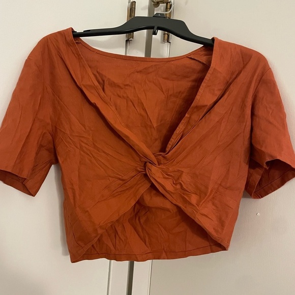 Monrow Linen Front Twist Top NEW Faded Rust Size Small - Picture 4 of 5